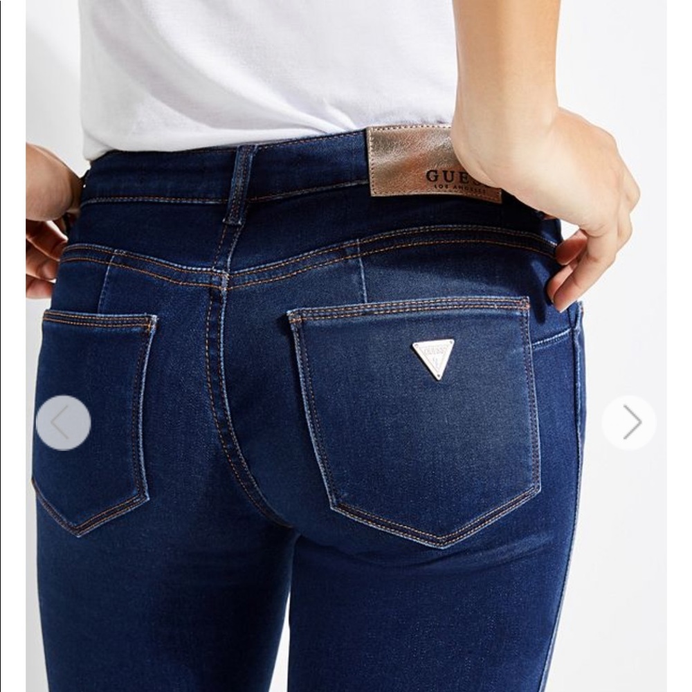 🌟🌟🌟GUESS🌟🌟🌟
CURVE X Warm Touch Jeans!!